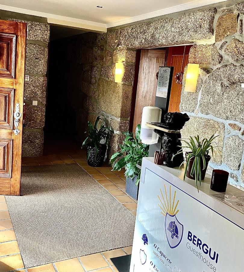 Bergui Guesthouse - Guimarães Exteriör bild
