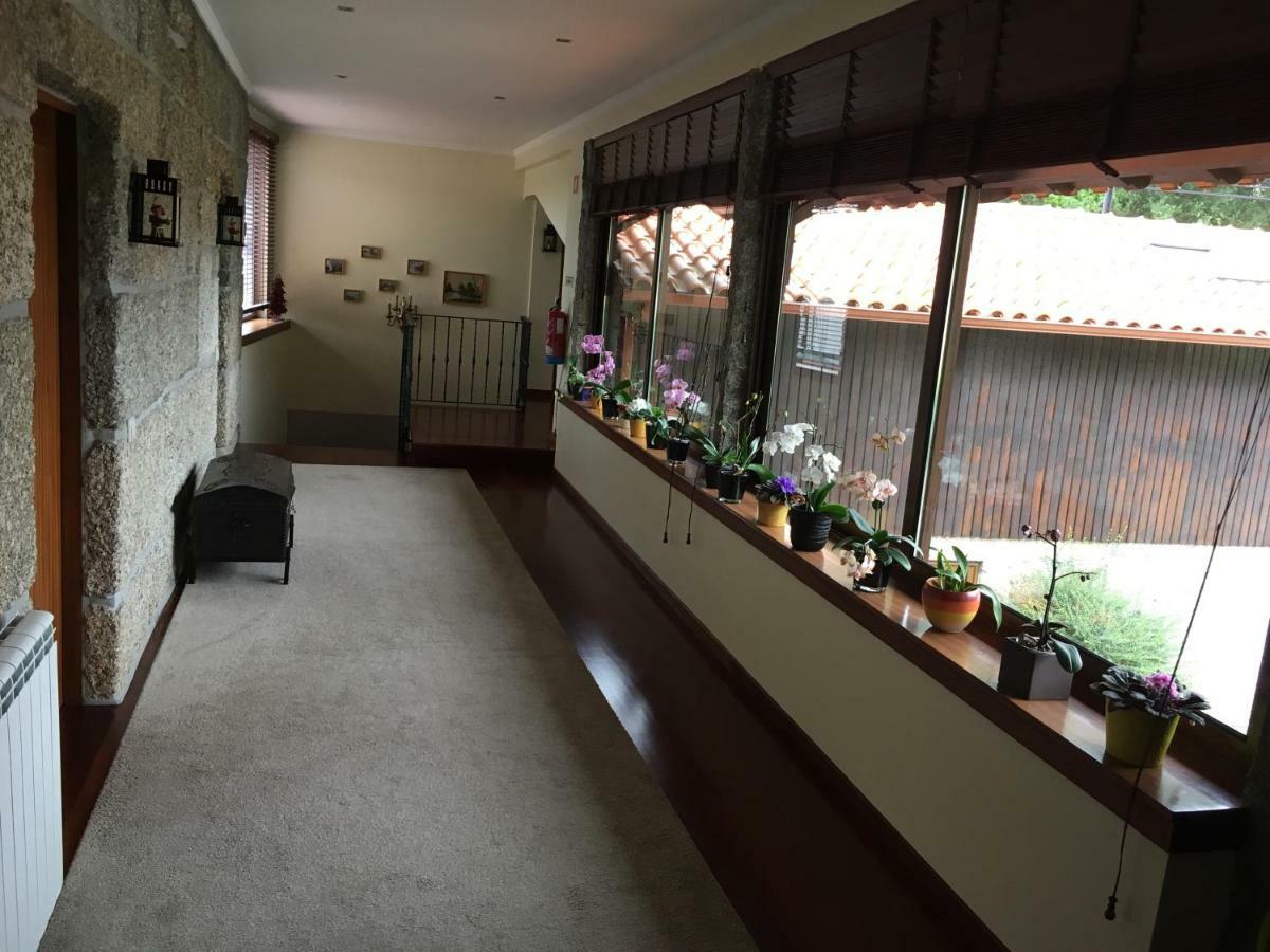 Bergui Guesthouse - Guimarães Exteriör bild